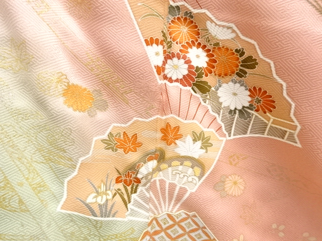  金彩扇面に花古典柄・蝶模様訪問着